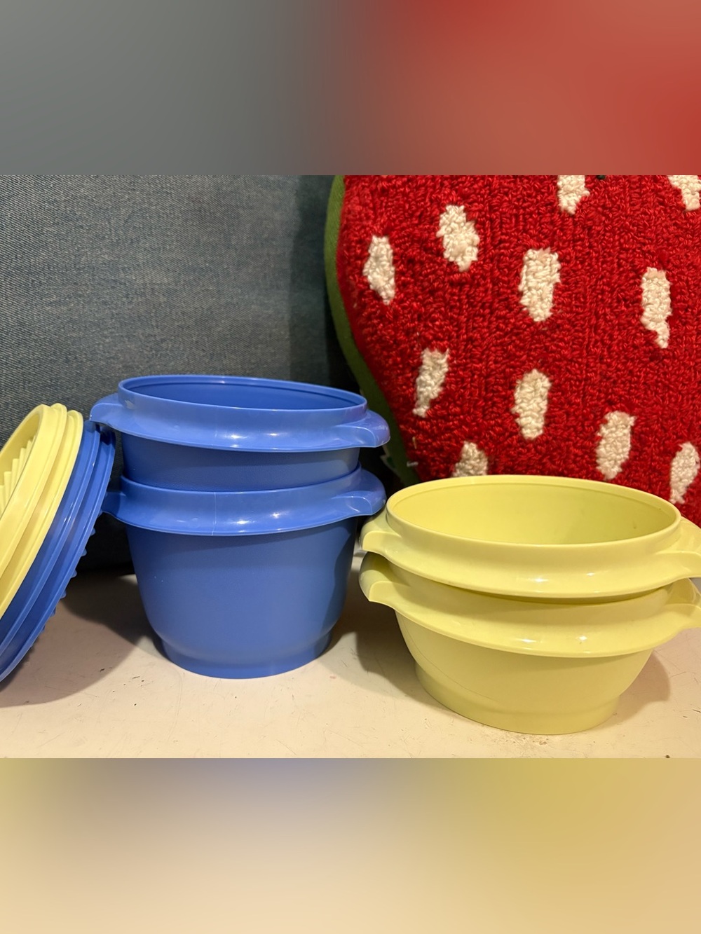 Tupperware small Blue Round Plastic snack Containers with lids 16pc - Picture 3 of 7